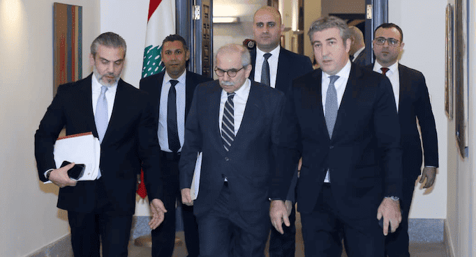 découvrez l'impact de la crise bancaire au liban après 7 ans d'attente et les implications de la nouvelle loi sur les créanciers.